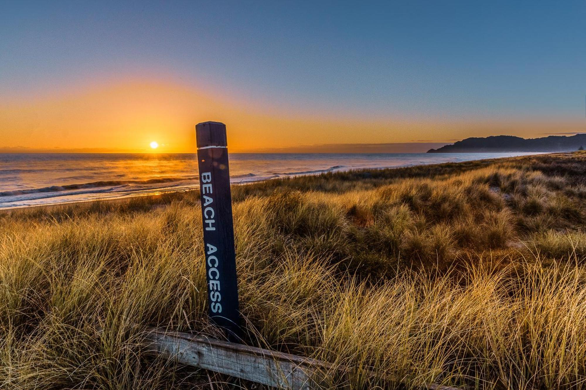 Sunrise Accommodation Уакатане Экстерьер фото